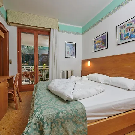 Hotel Eden 3*